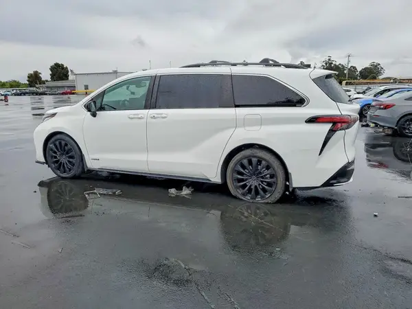 5TDDRKEC5MS063152 2021 TOYOTA SIENNA - Image 2