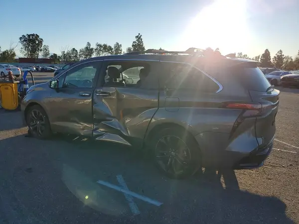 5TDDRKEC5NS117065 2022 TOYOTA SIENNA - Image 2
