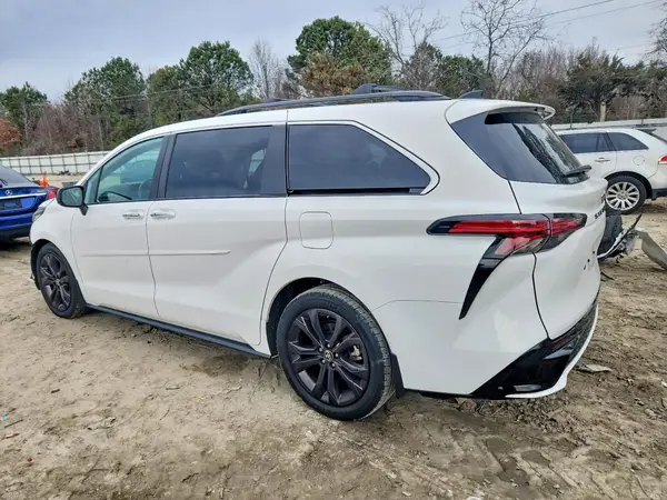 5TDDRKEC5PS176281 2023 TOYOTA SIENNA - Image 2