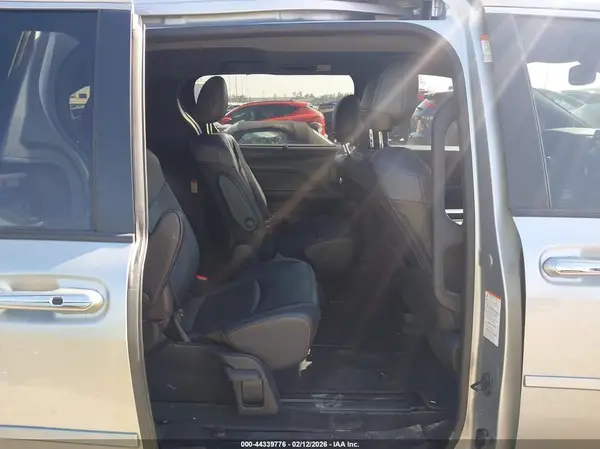 5TDDRKEC6MS060552 2021 TOYOTA SIENNA - Image 8