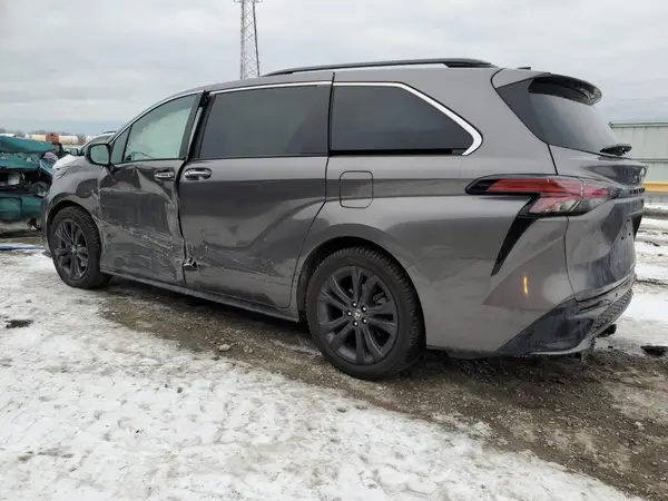 5TDDRKEC6NS117060 2022 TOYOTA SIENNA - Image 2
