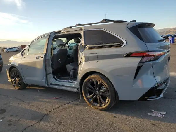 5TDDRKEC6RS182951 2024 TOYOTA SIENNA - Image 2