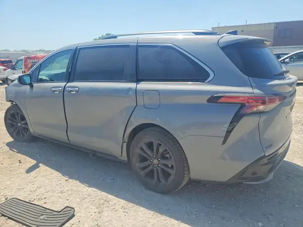 5TDDRKEC6RS216967 2024 TOYOTA SIENNA - Image 2