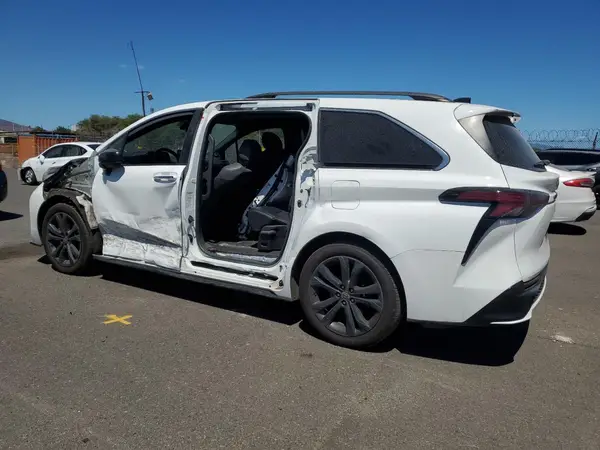 5TDDRKEC7NS087471 2022 TOYOTA SIENNA - Image 2