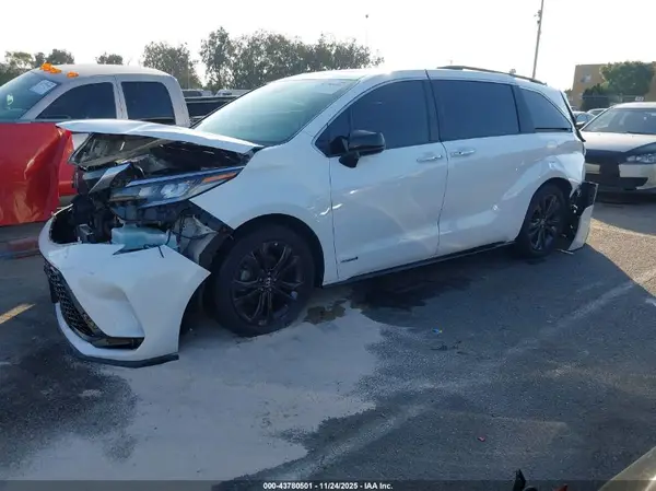 5TDDRKEC8MS016097 2021 TOYOTA SIENNA - Image 2