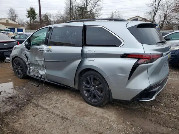 5TDDRKEC8MS035930 2021 TOYOTA SIENNA - Image 2