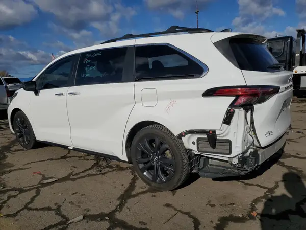 5TDDRKEC8NS078925 2022 TOYOTA SIENNA - Image 2