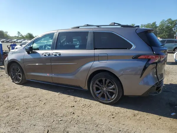 5TDDRKEC8NS090296 2022 TOYOTA SIENNA - Image 2