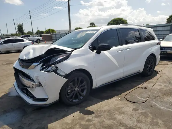 5TDDRKEC8NS092565 2022 TOYOTA SIENNA - Image 1