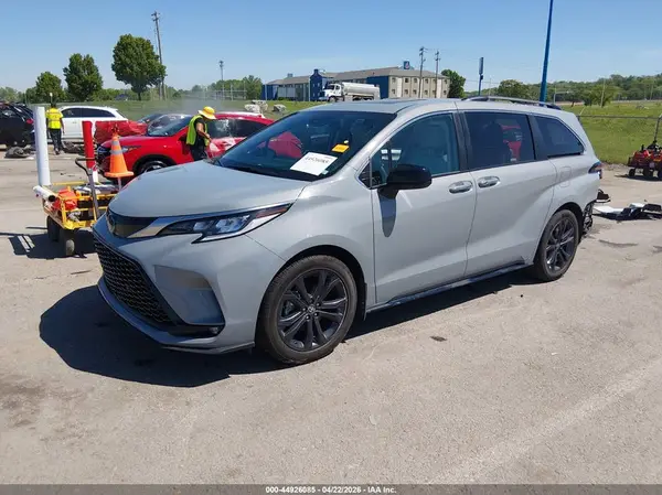 5TDDRKEC8PS159152 2023 TOYOTA SIENNA - Image 2