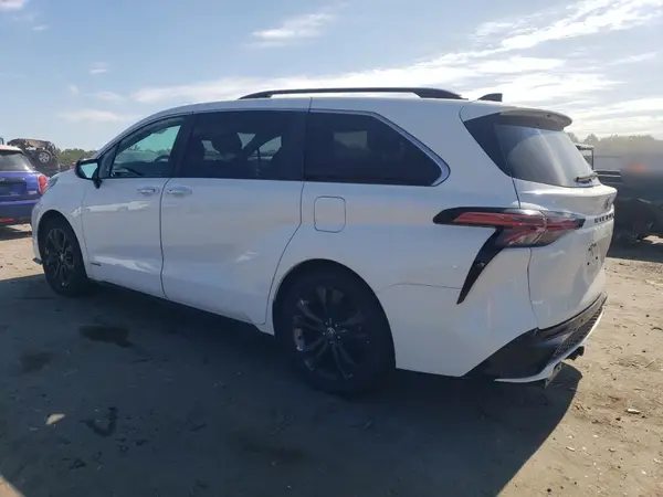 5TDDRKEC9MS003665 2021 TOYOTA SIENNA - Image 2