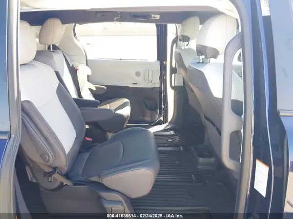 5TDDRKEC9PS178325 2023 TOYOTA SIENNA - Image 8
