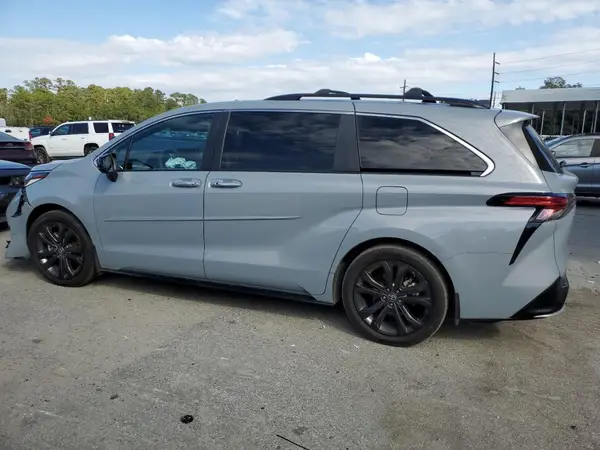5TDDRKEC9RS198674 2024 TOYOTA SIENNA - Image 2