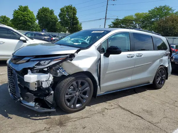 5TDDRKEC9RS216994 2024 TOYOTA SIENNA - Image 1
