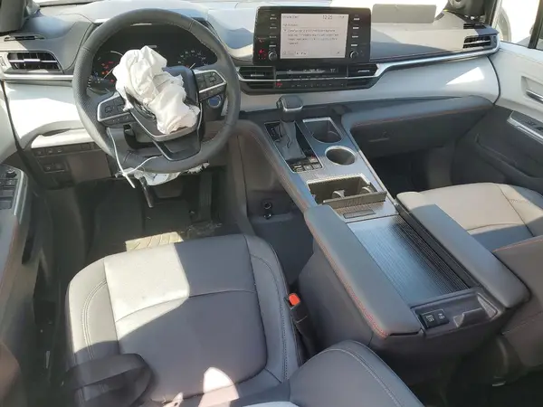 5TDDRKEC9RS216994 2024 TOYOTA SIENNA - Image 8