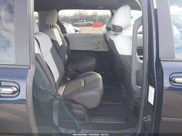 5TDDRKEC9RS221502 2024 TOYOTA SIENNA - Image 8