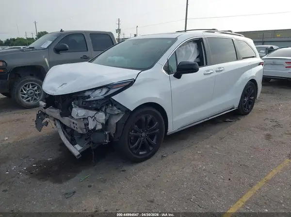 5TDDRKECXNS102917 2022 TOYOTA SIENNA - Image 2