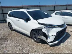 5TDDRKECXPS138464 2023 TOYOTA SIENNA
