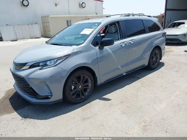 5TDDRKECXPS146290 2023 TOYOTA SIENNA - Image 2
