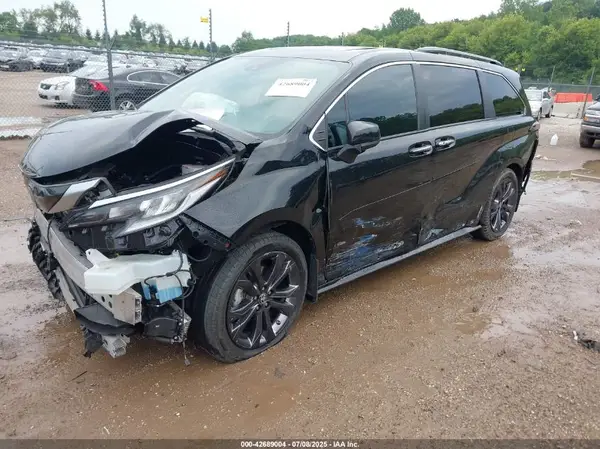 5TDDRKECXRS200609 2024 TOYOTA SIENNA - Image 2