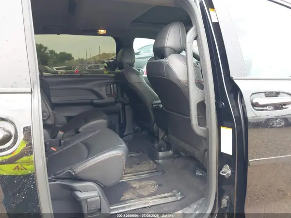 5TDDRKECXRS200609 2024 TOYOTA SIENNA - Image 8