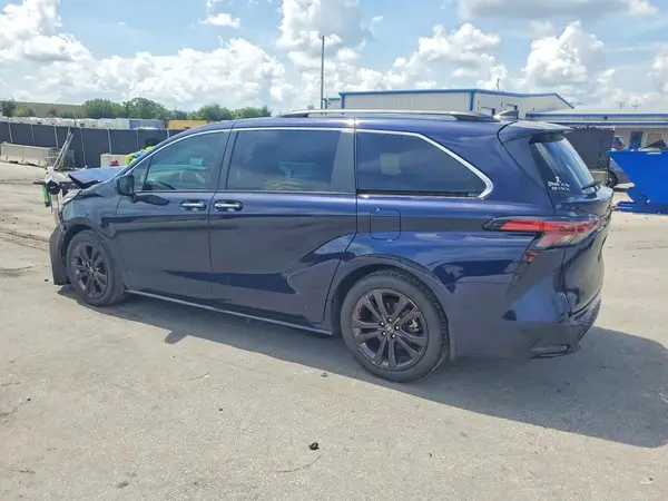 5TDDRKECXRS204322 2024 TOYOTA SIENNA - Image 2
