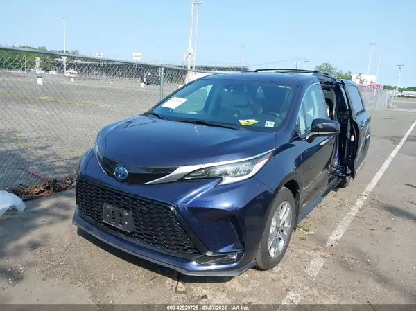5TDDSKFC0MS024486 2021 TOYOTA SIENNA - Image 2