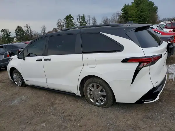 5TDDSKFC0MS030479 2021 TOYOTA SIENNA - Image 2