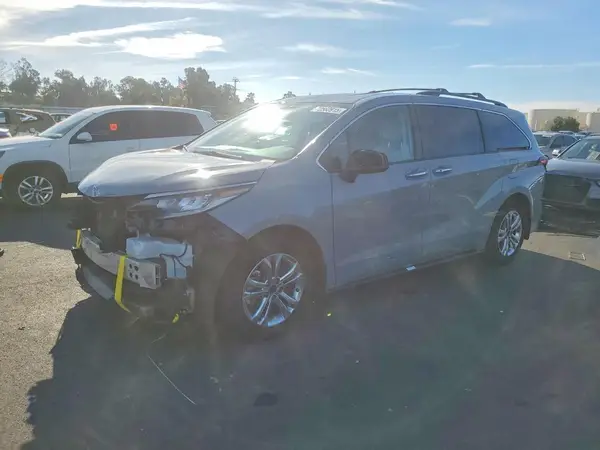 5TDDSKFC0PS100941 2023 TOYOTA SIENNA - Image 1