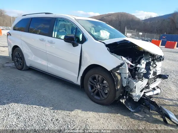5TDDSKFC0RS144912 2024 TOYOTA SIENNA - Image 1