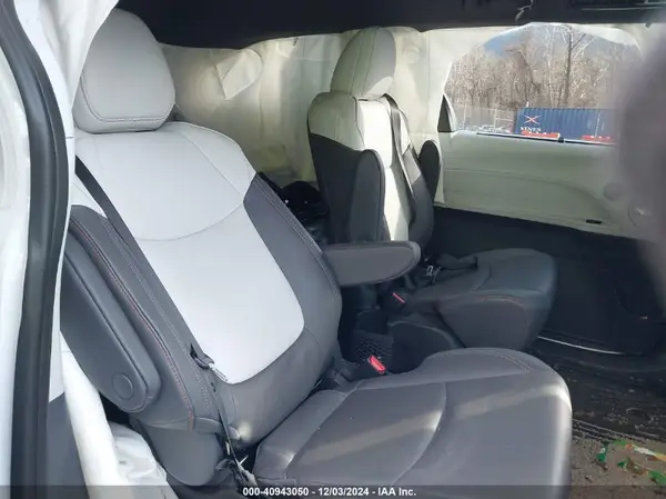 5TDDSKFC0RS144912 2024 TOYOTA SIENNA - Image 8