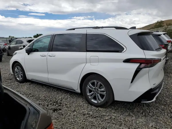 5TDDSKFC2NS073089 2022 TOYOTA SIENNA - Image 2