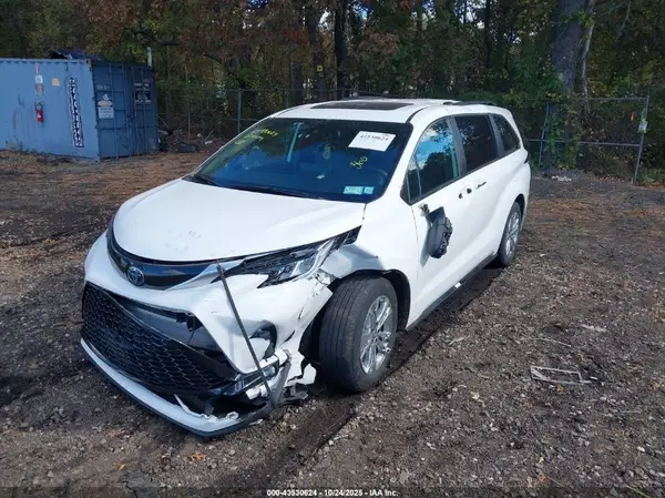 5TDDSKFC2NS073156 2022 TOYOTA SIENNA - Image 2