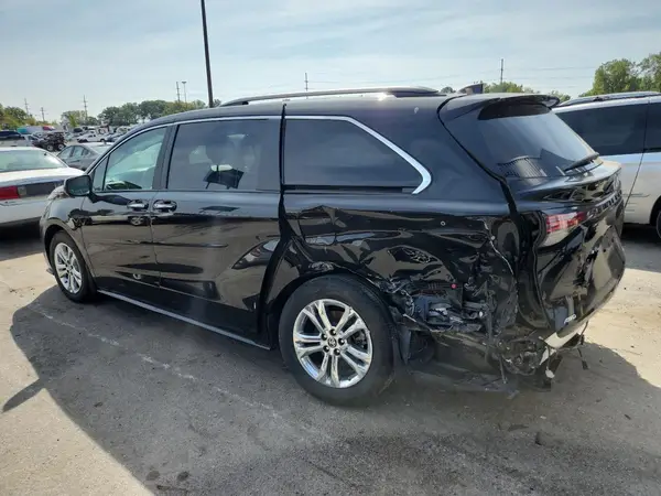 5TDDSKFC2PS093930 2023 TOYOTA SIENNA - Image 2