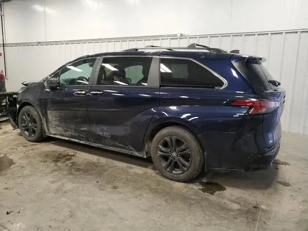 5TDDSKFC2RS117341 2024 TOYOTA SIENNA - Image 2