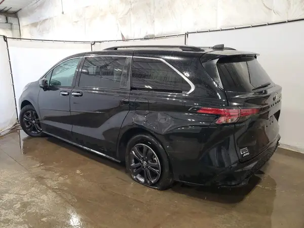 5TDDSKFC2RS152235 2024 TOYOTA SIENNA - Image 2