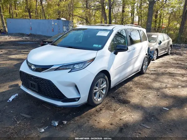 5TDDSKFC3NS073652 2022 TOYOTA SIENNA - Image 2
