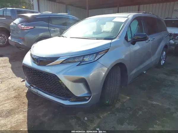 5TDDSKFC3PS089191 2023 TOYOTA SIENNA - Image 2