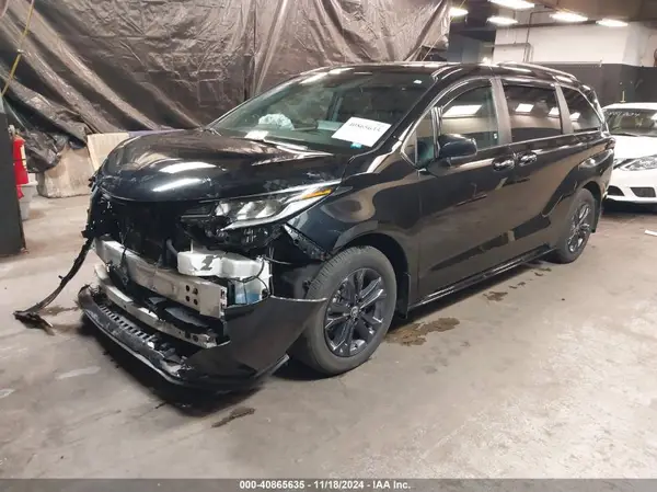 5TDDSKFC3RS114626 2024 TOYOTA SIENNA - Image 2