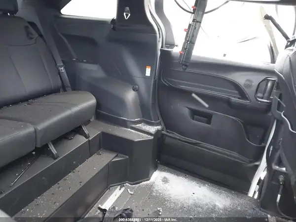 5TDDSKFC3SS167655 2025 TOYOTA SIENNA - Image 8