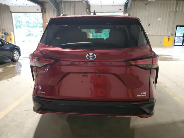 2021 TOYOTA SIENNA auction photo 6