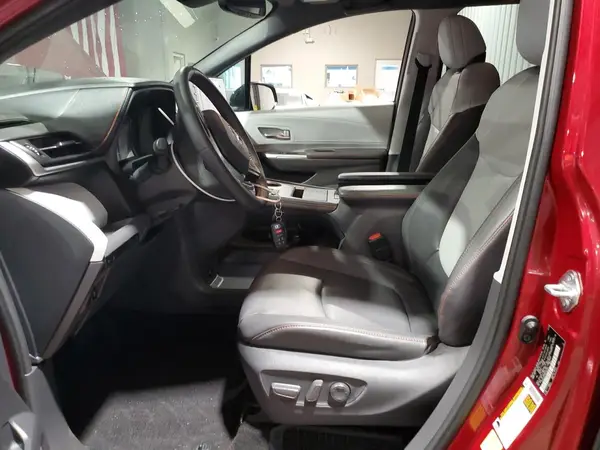 2021 TOYOTA SIENNA auction photo 7