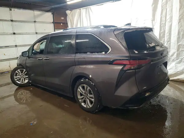 5TDDSKFC4NS053345 2022 TOYOTA SIENNA - Image 2