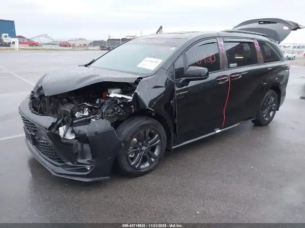 5TDDSKFC4SS181659 2025 TOYOTA SIENNA - Image 2