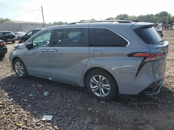 5TDDSKFC5PS104208 2023 TOYOTA SIENNA - Image 2
