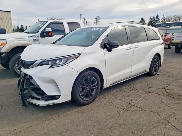 5TDDSKFC5RS116104 2024 TOYOTA SIENNA - Image 1