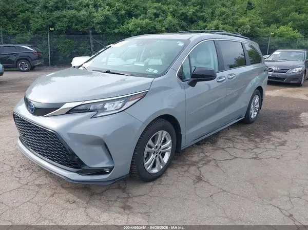 5TDDSKFC6PS084258 2023 TOYOTA SIENNA - Image 2