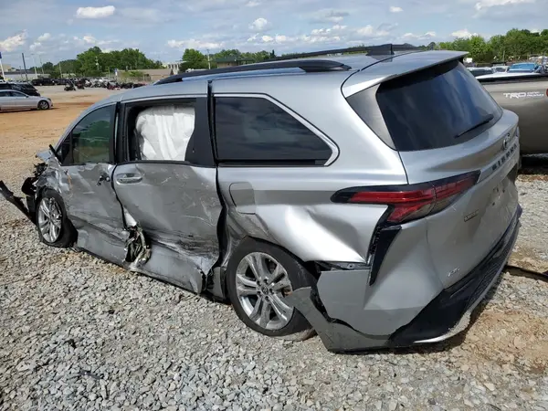 5TDDSKFC6PS098158 2023 TOYOTA SIENNA - Image 2