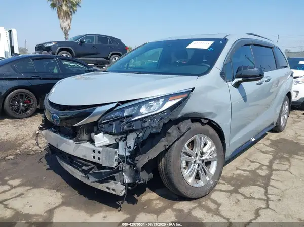 5TDDSKFC7PS087461 2023 TOYOTA SIENNA - Image 2