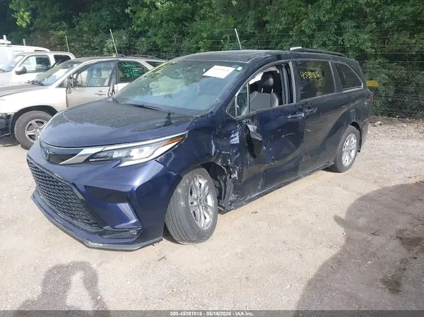 5TDDSKFC7PS097391 2023 TOYOTA SIENNA - Image 2